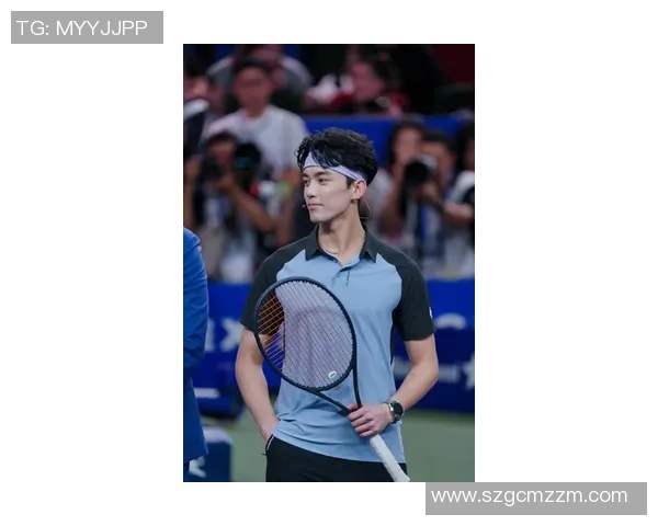 吴磊与足球明星合影集锦展现青春活力与运动魅力